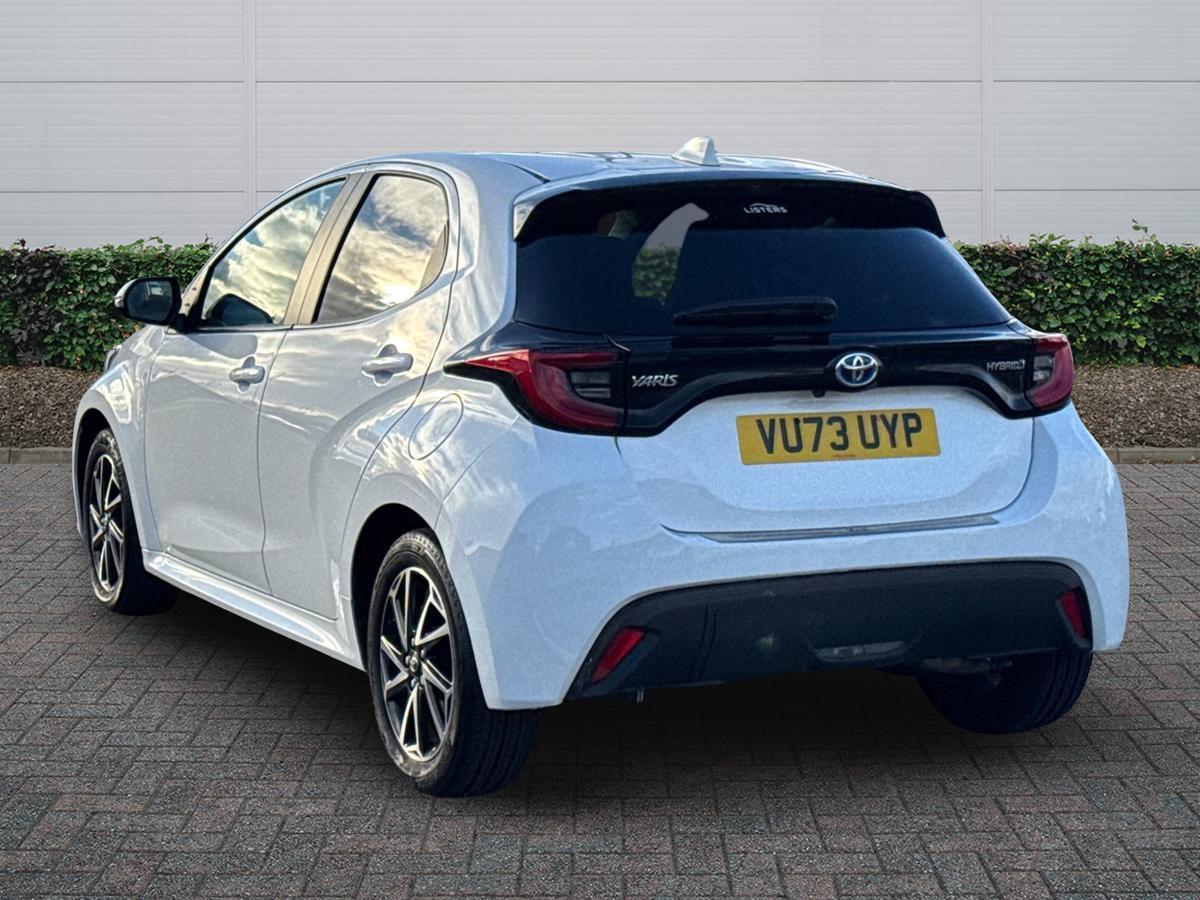 Used Toyota Yaris 2023 for sale - 76635399: Photo 2