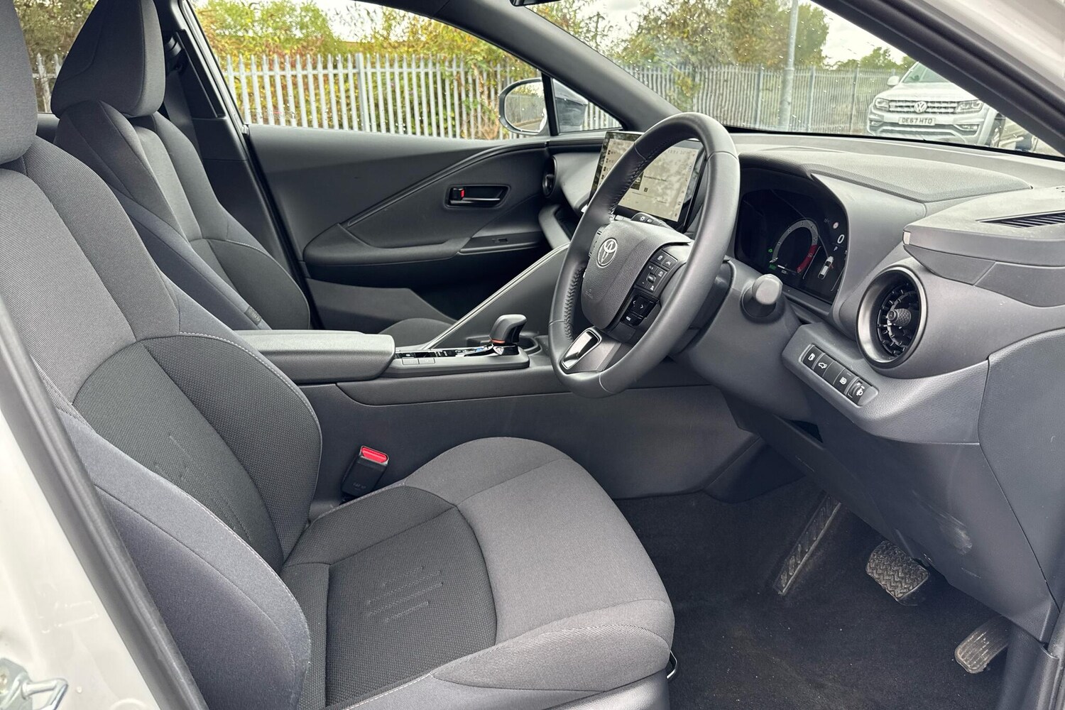 Used Toyota C-HR 2024 for sale - 75770760: Photo 11