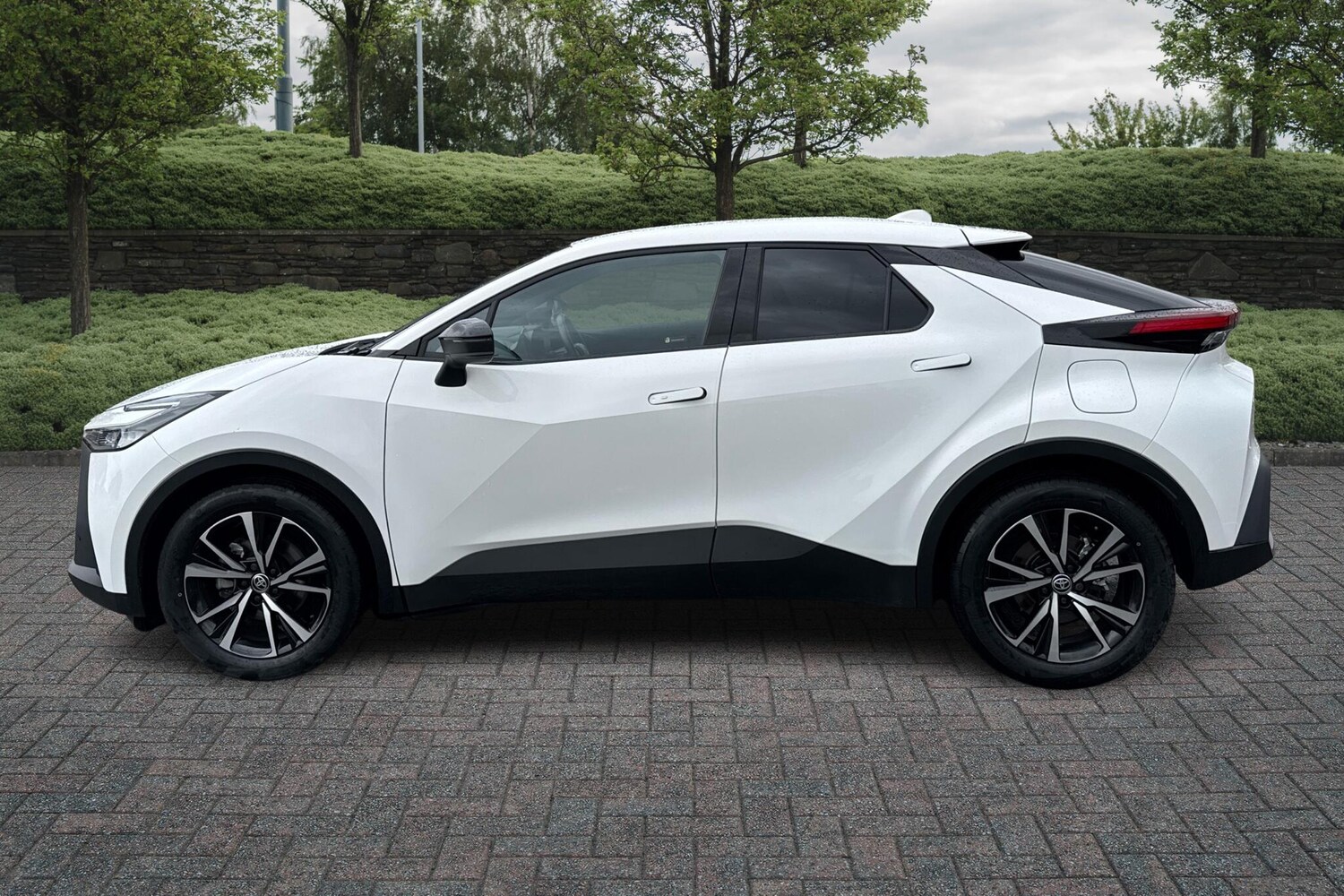 Used Toyota C-HR 2024 for sale - 75770760: Photo 17