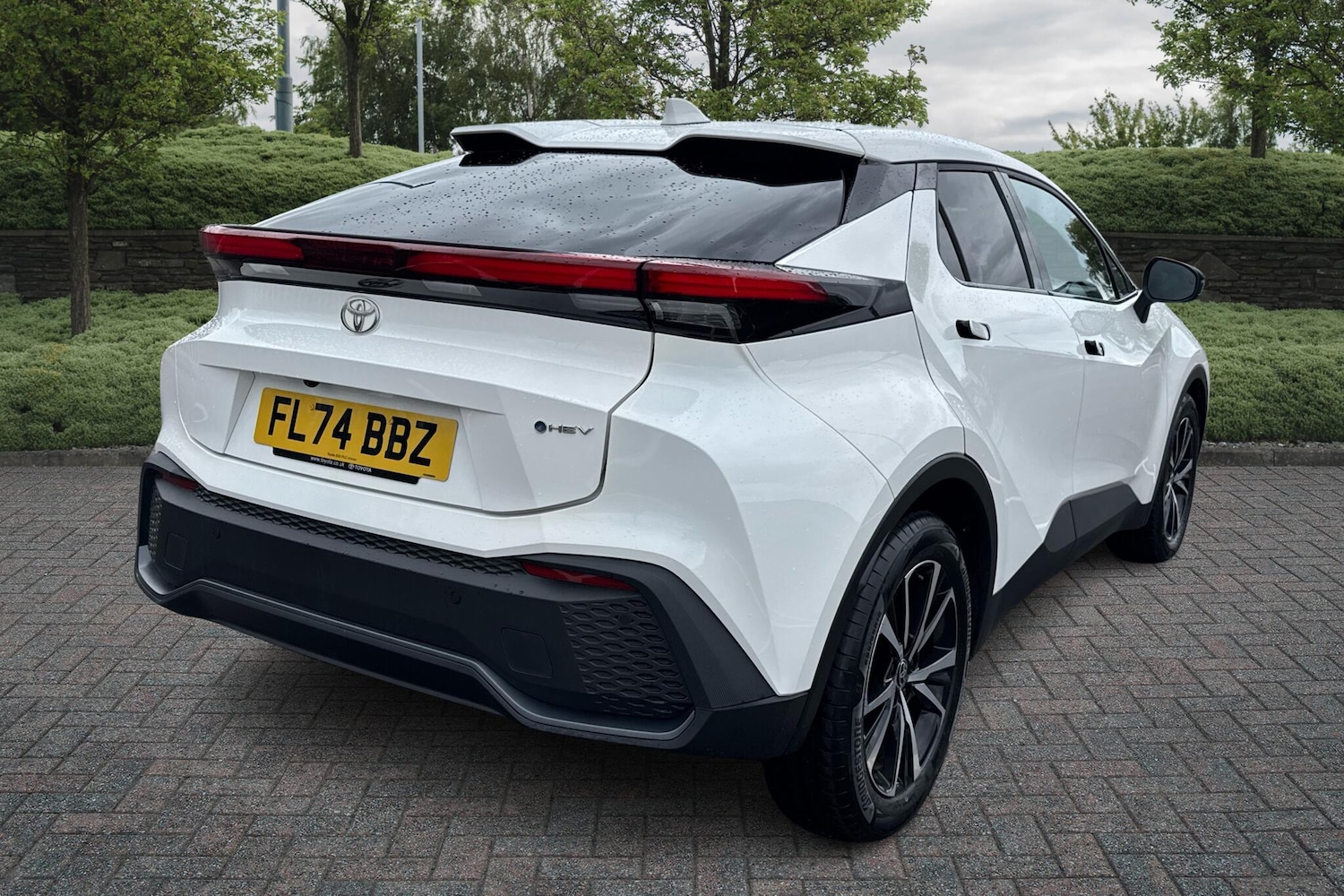 Used Toyota C-HR 2024 for sale - 75770760: Photo 2
