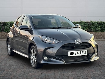 Used Toyota Yaris 2024 for sale - 76716794: Photo