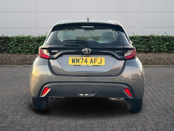 Used Toyota Yaris 2024 for sale - 76716794: Photo