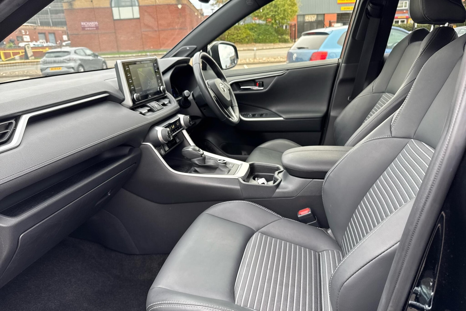 Used Toyota RAV4 2022 for sale - 76523236: Photo 10