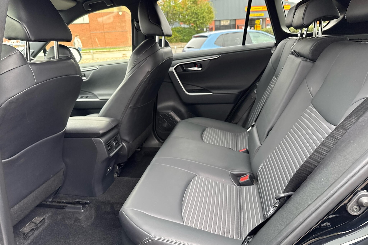 Used Toyota RAV4 2022 for sale - 76523236: Photo 12