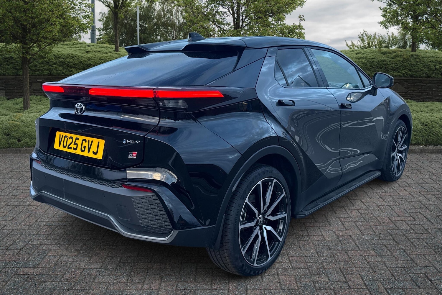 Used Toyota C-HR 2025 for sale - 76514481: Photo 2