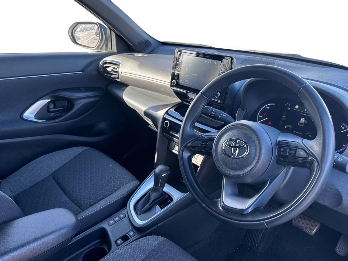 Used Toyota Yaris Cross 2023 for sale - 77725297: Photo 12