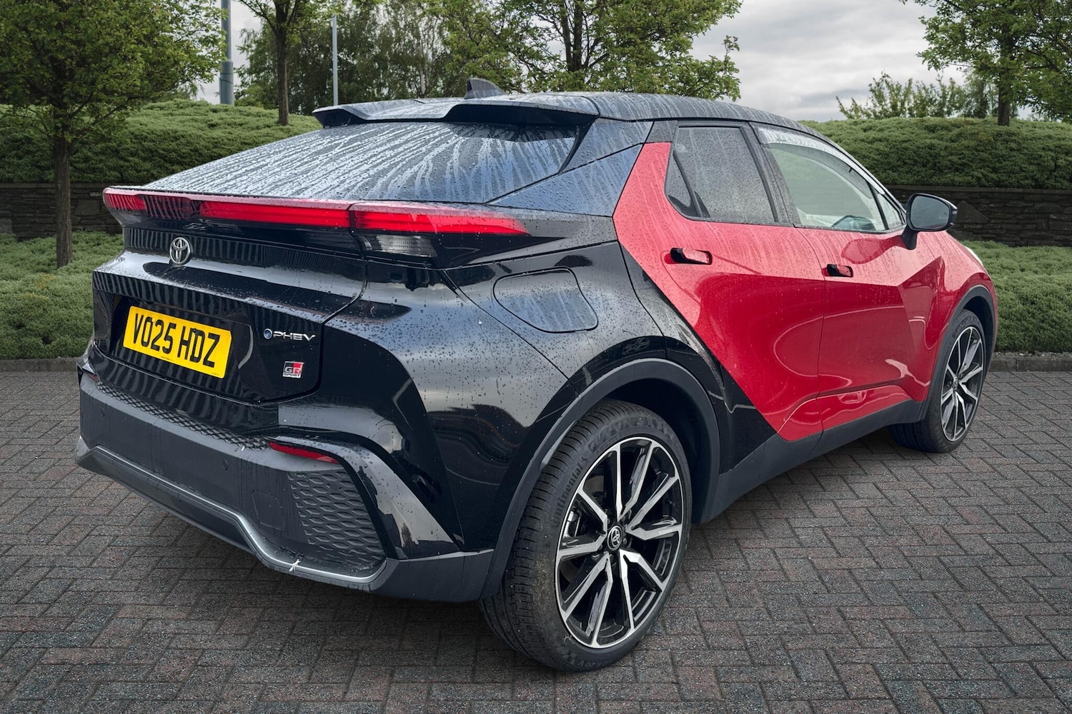 Used Toyota C-HR 2025 for sale - 76514480: Photo 2