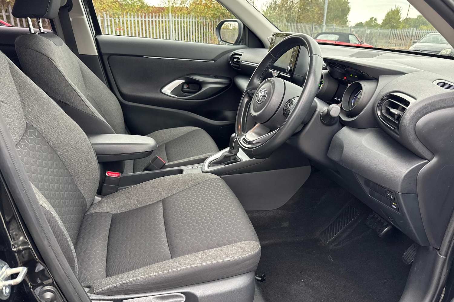 Used Toyota Yaris 2023 for sale - 76025872: Photo 11