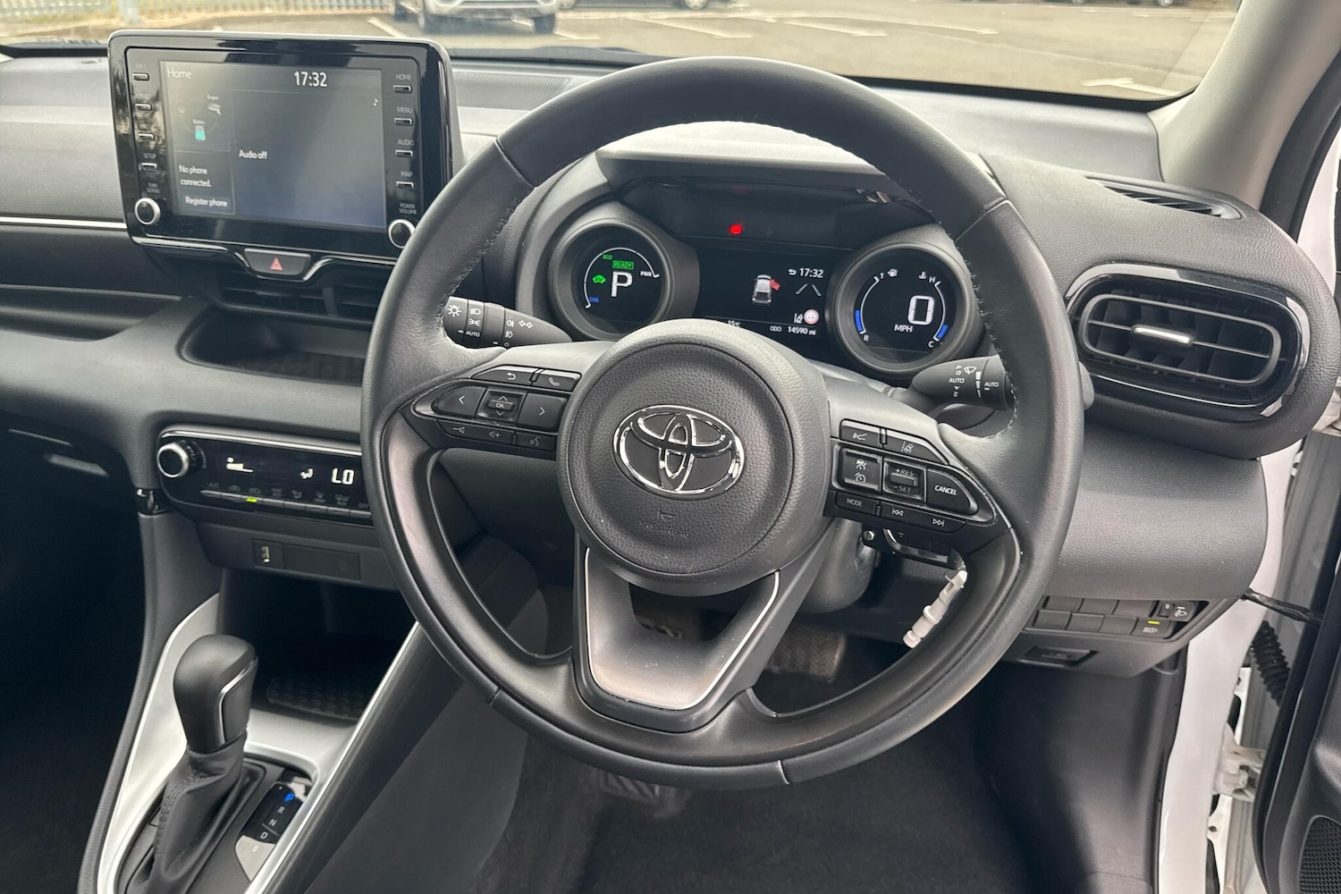 Used Toyota Yaris 2024 for sale - 77124354: Photo 6