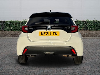 Used Toyota Yaris 2021 for sale - 76800548: Photo