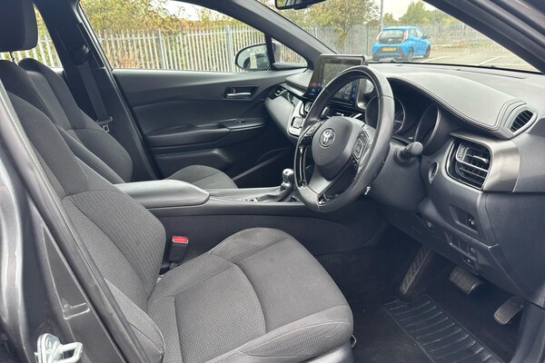 Used Toyota C-HR 2019 for sale - 76154379: Photo 11