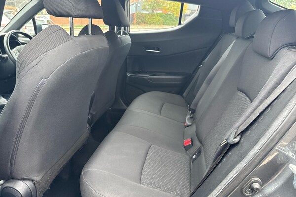 Used Toyota C-HR 2019 for sale - 76154379: Photo 12