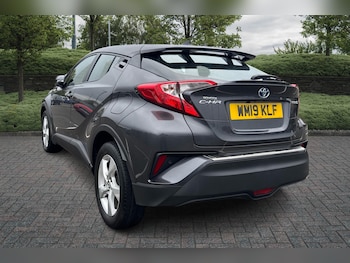 Used Toyota C-HR 2019 for sale - 76154379: Photo 4