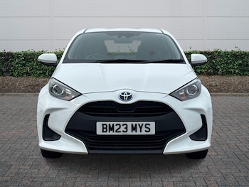Used Toyota Yaris 2023 for sale - 77725301: Photo