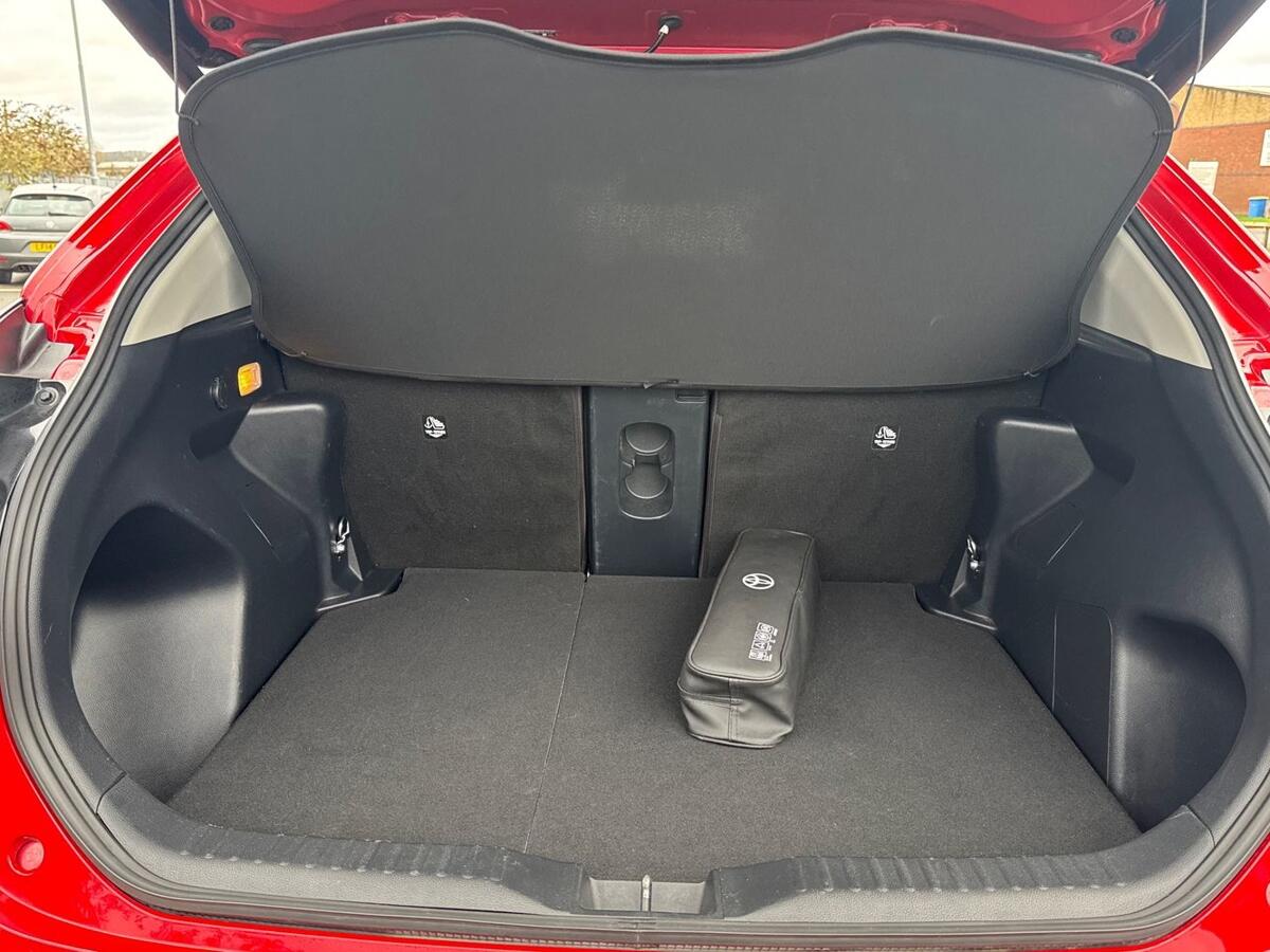 Used Toyota Yaris 2024 for sale - 76662322: Photo 10