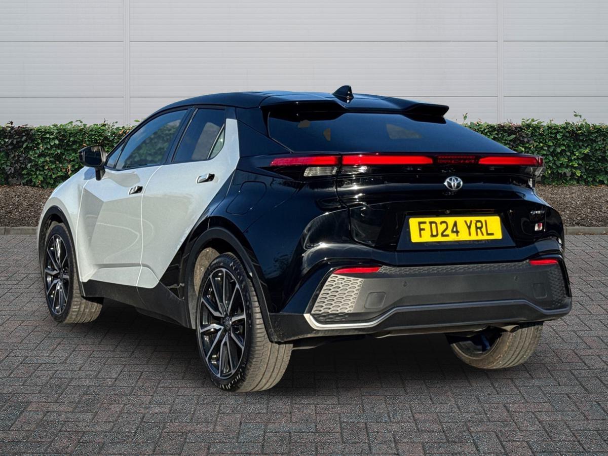 Used Toyota C-HR 2024 for sale - 76716786: Photo 2