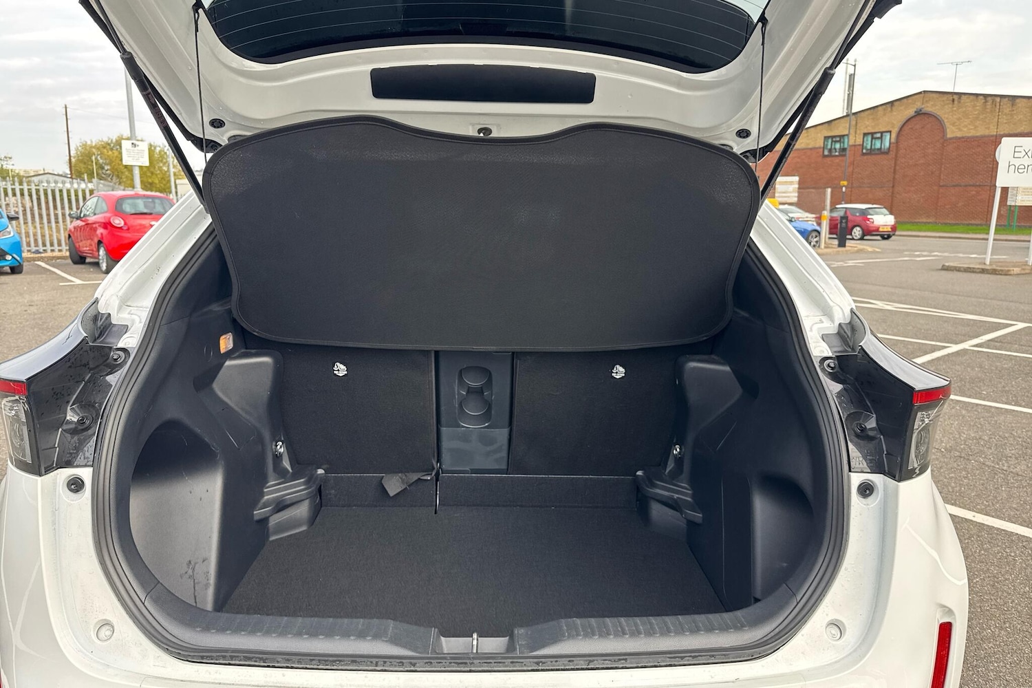 Used Toyota Yaris 2024 for sale - 76073834: Photo 14
