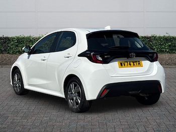 Used Toyota Yaris 2024 for sale - 77971354: Photo