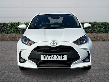 Used Toyota Yaris 2024 for sale - 77971354: Photo