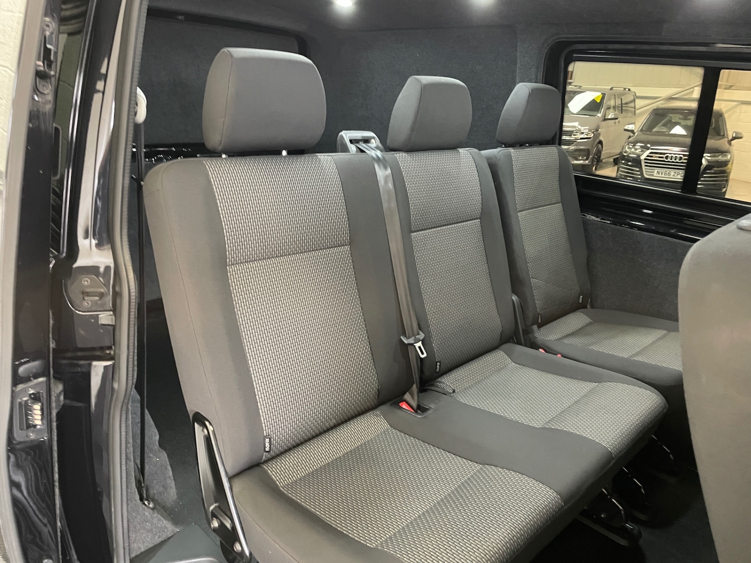 Used Volkswagen Transporter 2021 for sale - 76036023: Photo 24