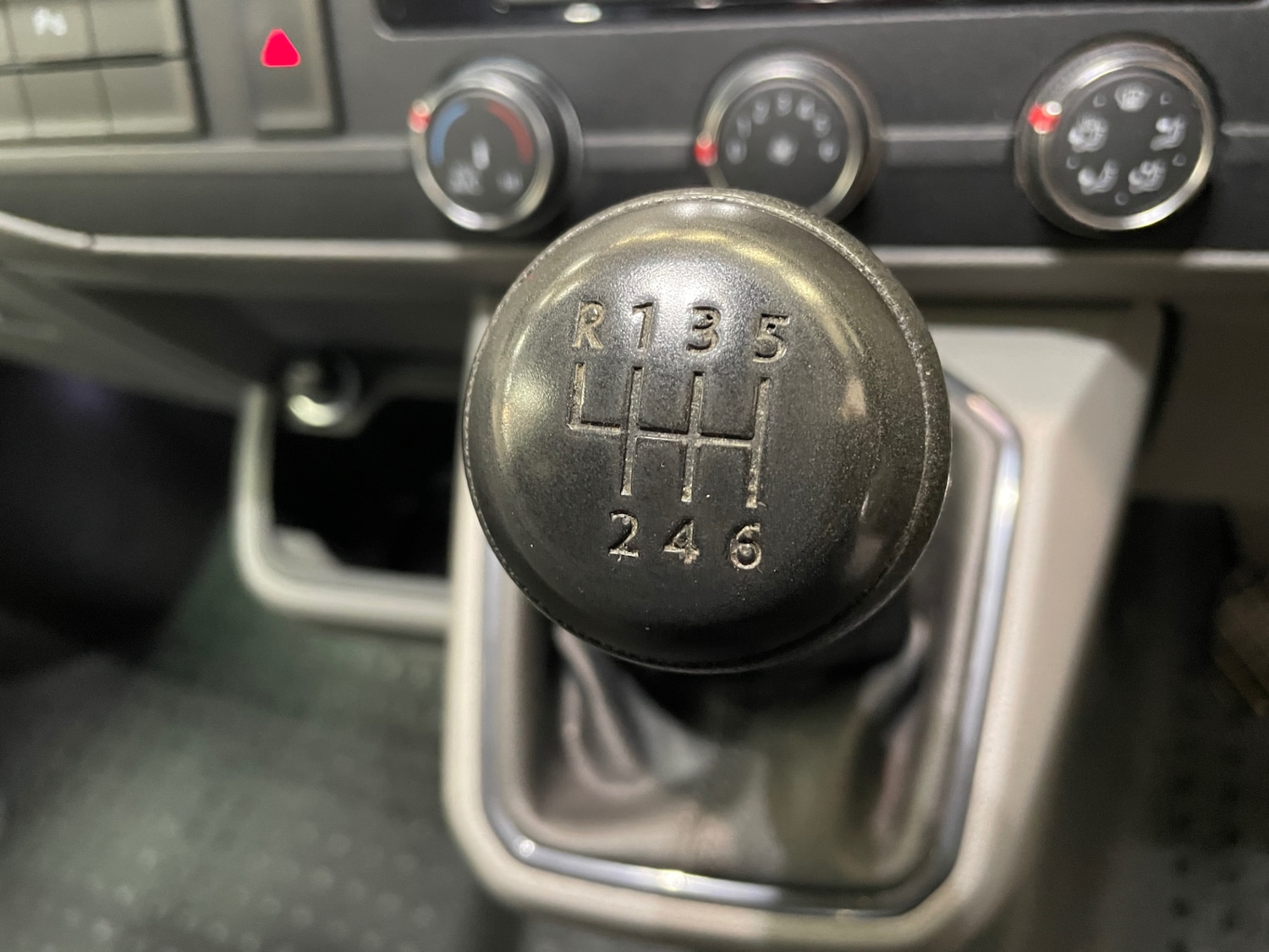 Used Volkswagen Transporter 2021 for sale - 76036023: Photo 33