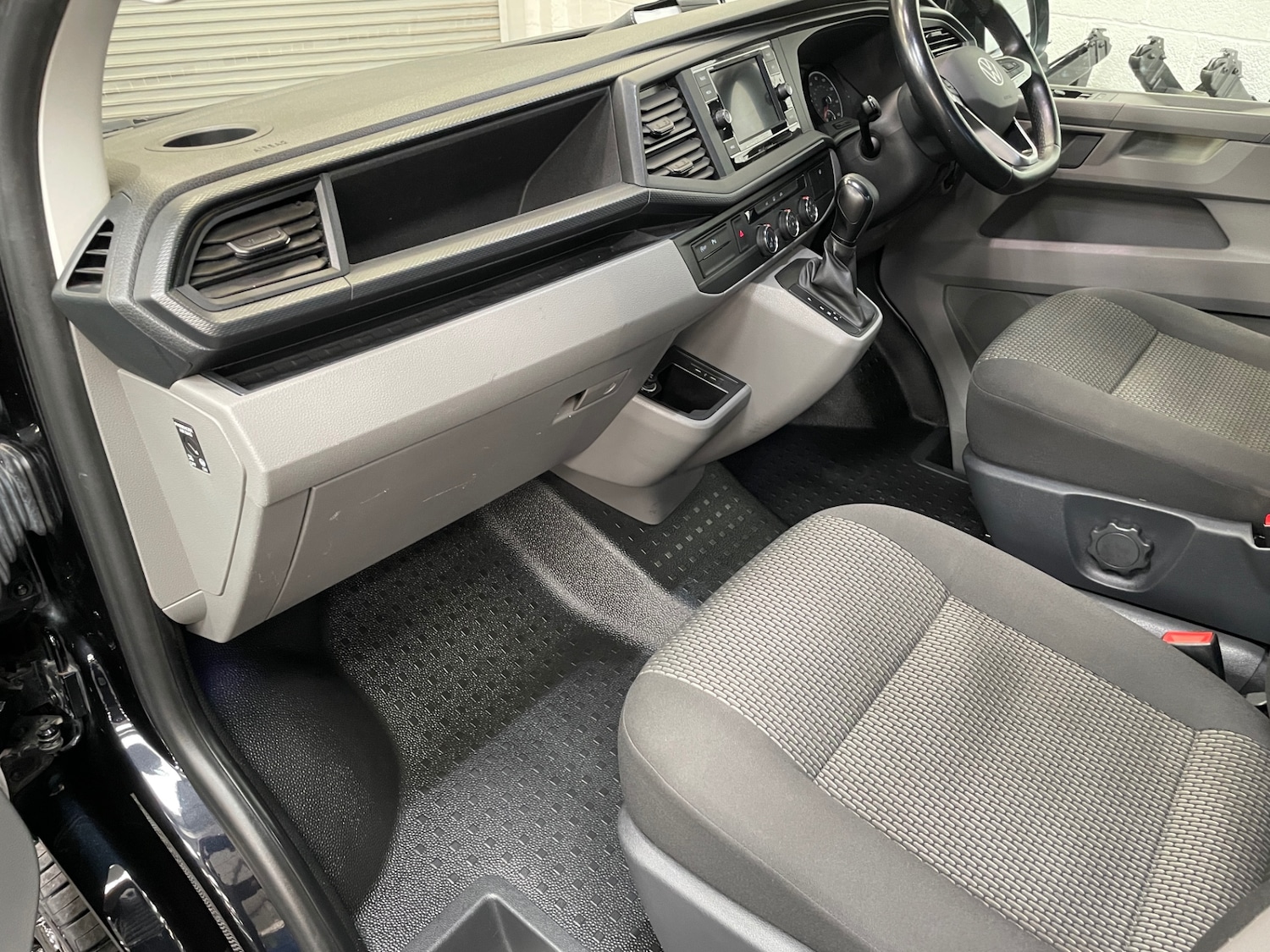 Used Volkswagen Transporter 2022 for sale - 76036009: Photo 33