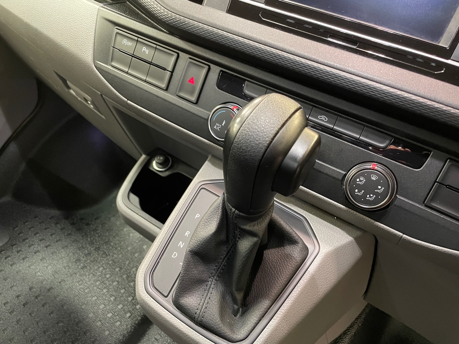 Used Volkswagen Transporter 2022 for sale - 76036009: Photo 40