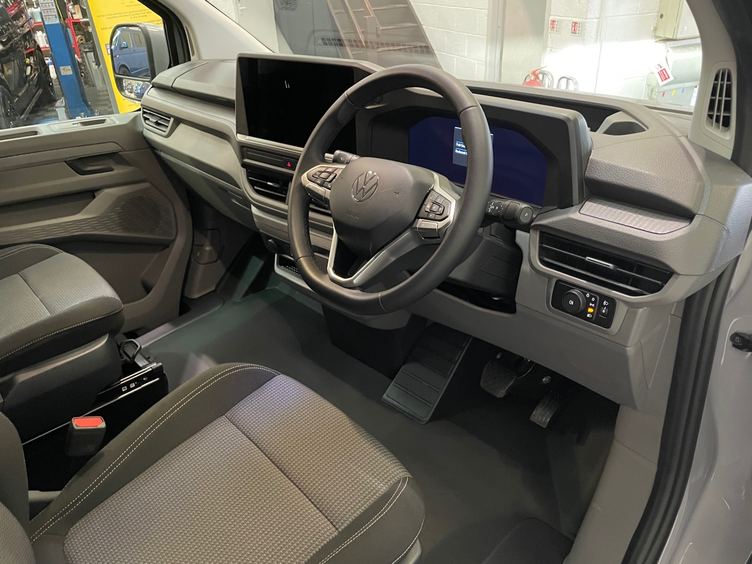 Used Volkswagen Transporter 2025 for sale - 76160941: Photo 18