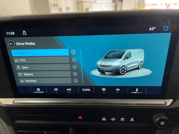 Used Volkswagen Transporter 2025 for sale - 76160941: Photo 29