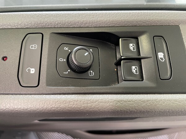 Used Volkswagen Transporter 2023 for sale - 75584393: Photo 31