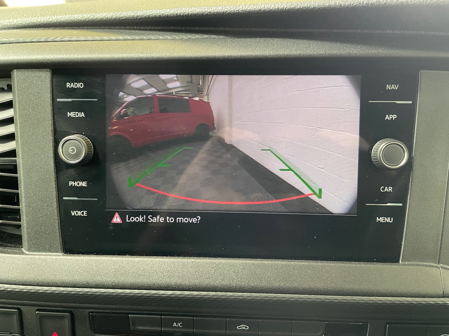 Used Volkswagen Transporter 2023 for sale - 77934218: Photo 31