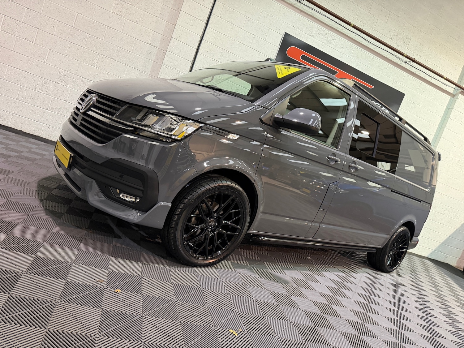 Used Volkswagen Transporter 2023 for sale - 77001927: Photo 1