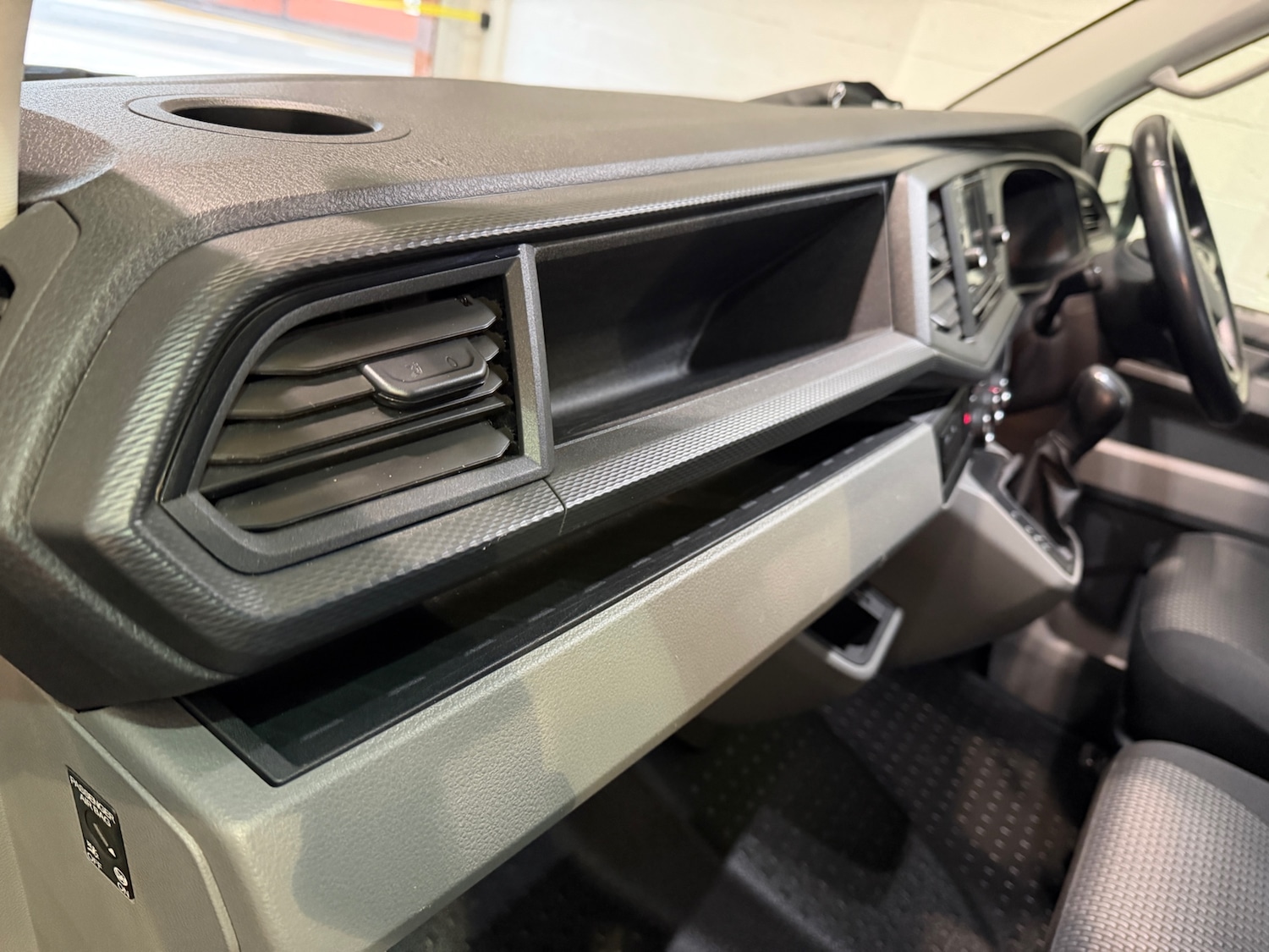 Used Volkswagen Transporter 2023 for sale - 77001927: Photo 46