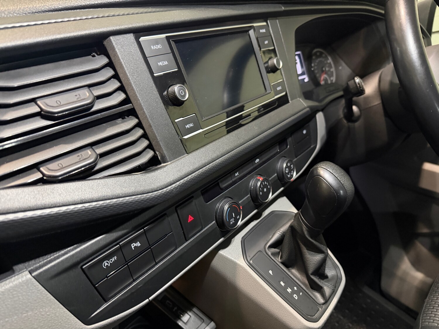 Used Volkswagen Transporter 2023 for sale - 77001927: Photo 47