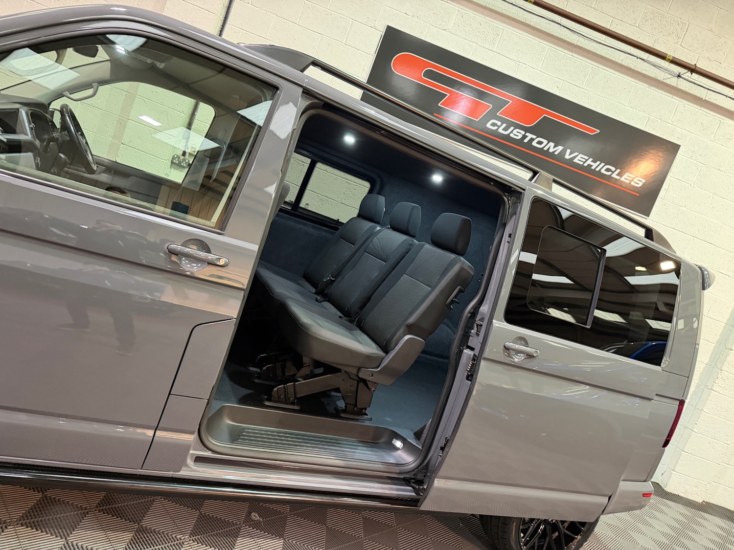 Used Volkswagen Transporter 2023 for sale - 77001927: Photo 6