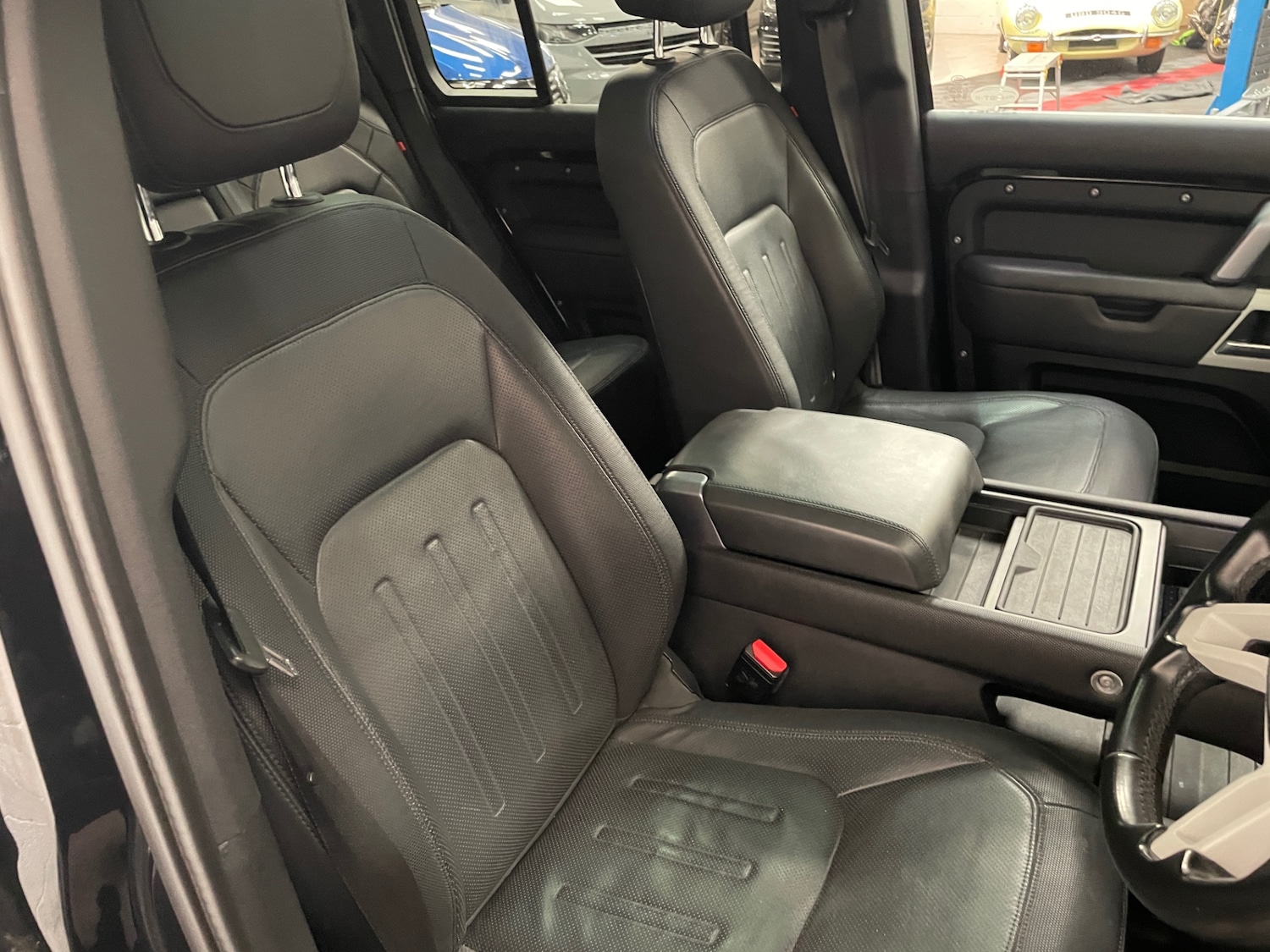 Used Land Rover Defender 2021 for sale - 76693515: Photo 20