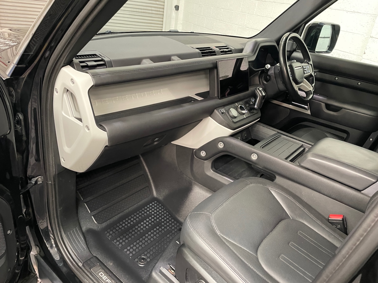 Used Land Rover Defender 2021 for sale - 76693515: Photo 21