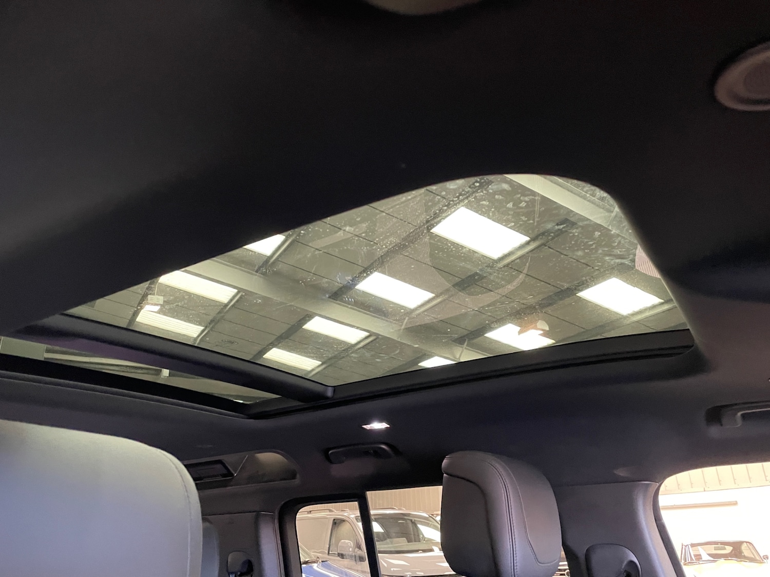 Used Land Rover Defender 2021 for sale - 76693515: Photo 24