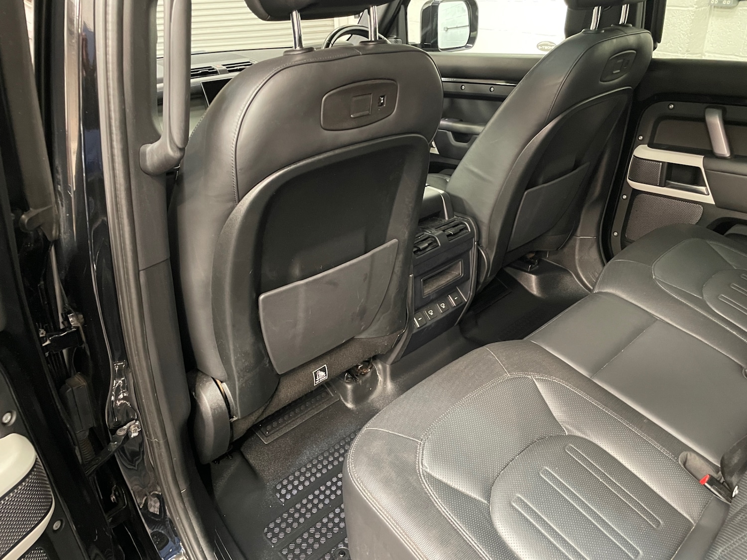 Used Land Rover Defender 2021 for sale - 76693515: Photo 30