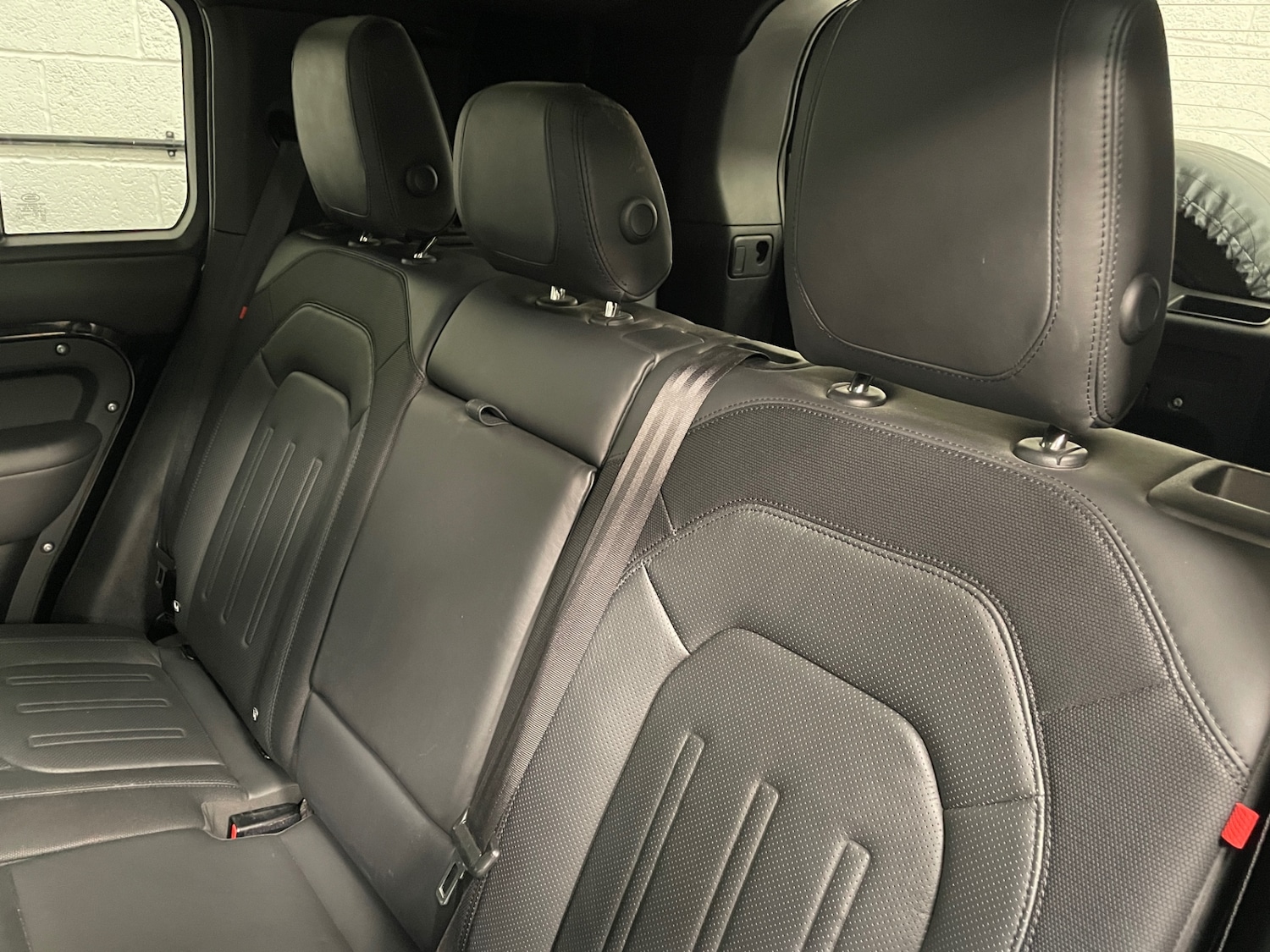 Used Land Rover Defender 2021 for sale - 76693515: Photo 31