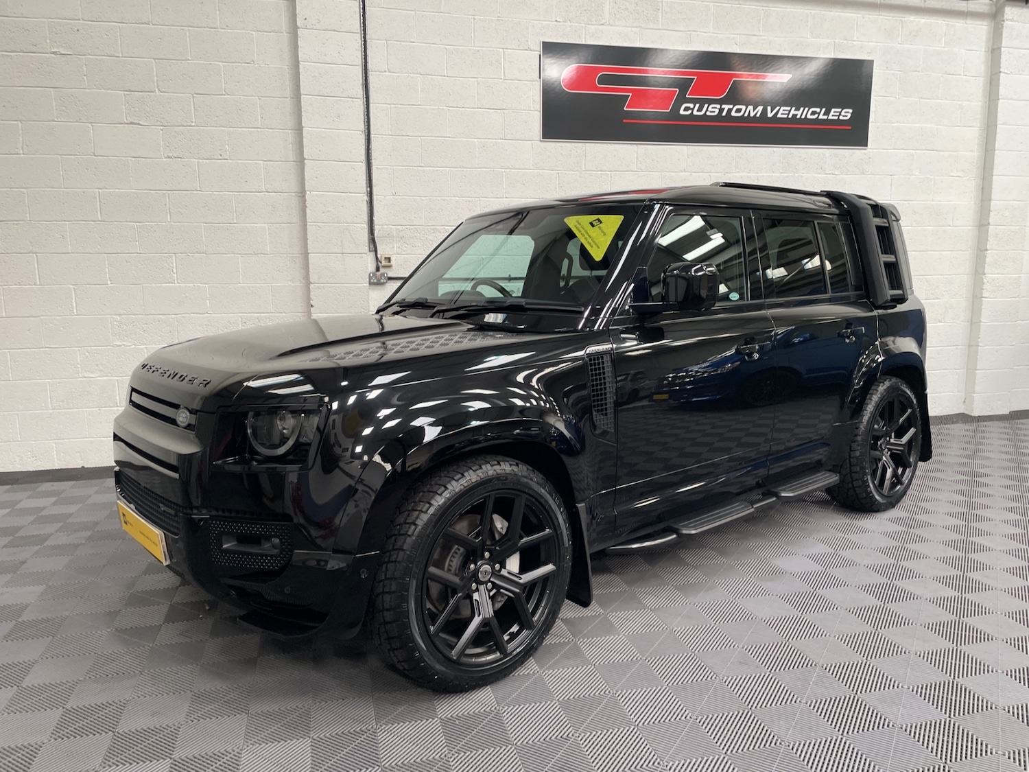 Used Land Rover Defender 2021 for sale - 76693515: Photo 4