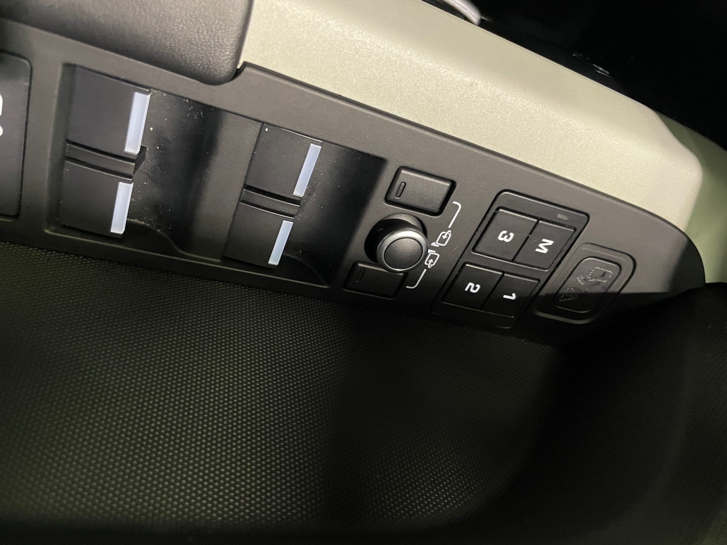 Used Land Rover Defender 2021 for sale - 76693515: Photo 48