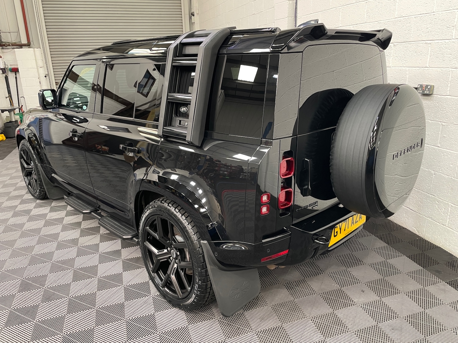 Used Land Rover Defender 2021 for sale - 76693515: Photo 7