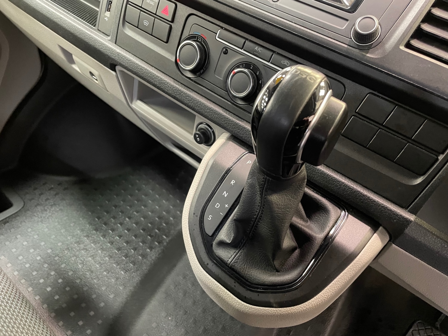 Used Volkswagen Transporter 2019 for sale - 78122308: Photo 25