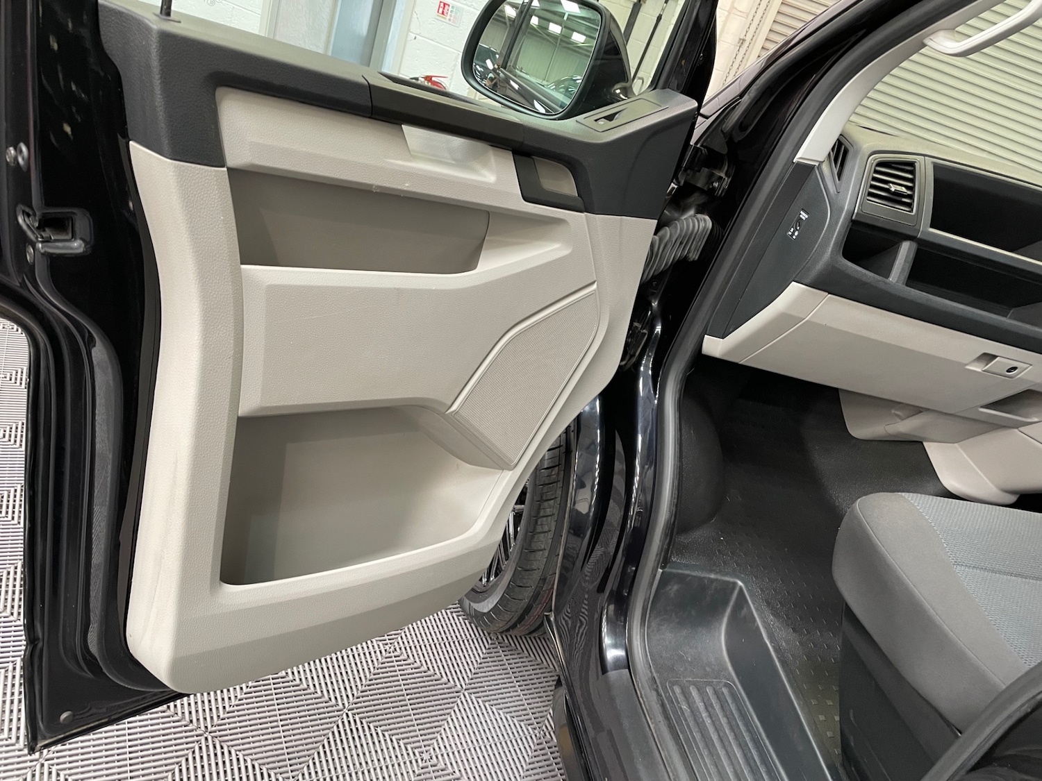 Used Volkswagen Transporter 2019 for sale - 78122308: Photo 34