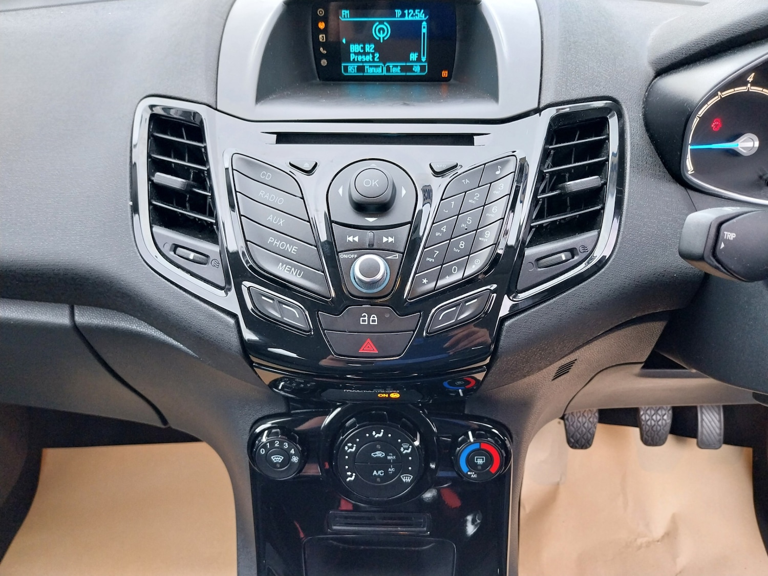 Used Ford Fiesta 2014 for sale - 76682305: Photo 15