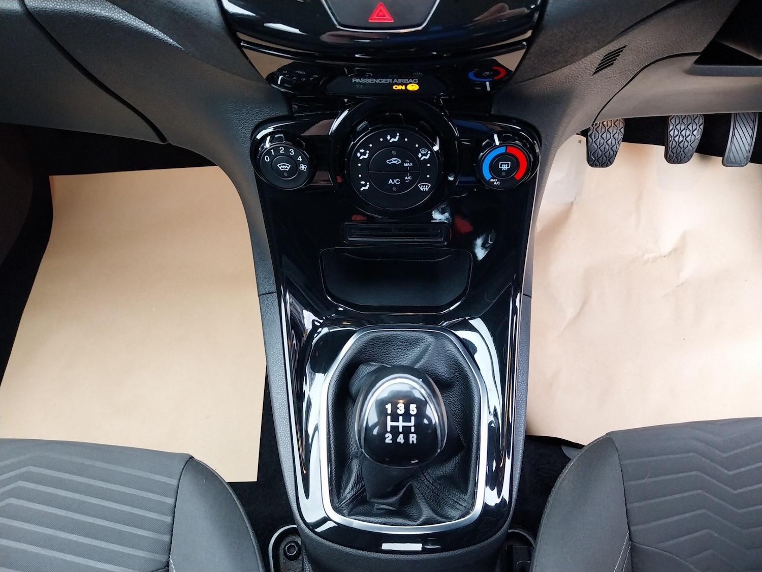 Used Ford Fiesta 2014 for sale - 76682305: Photo 16