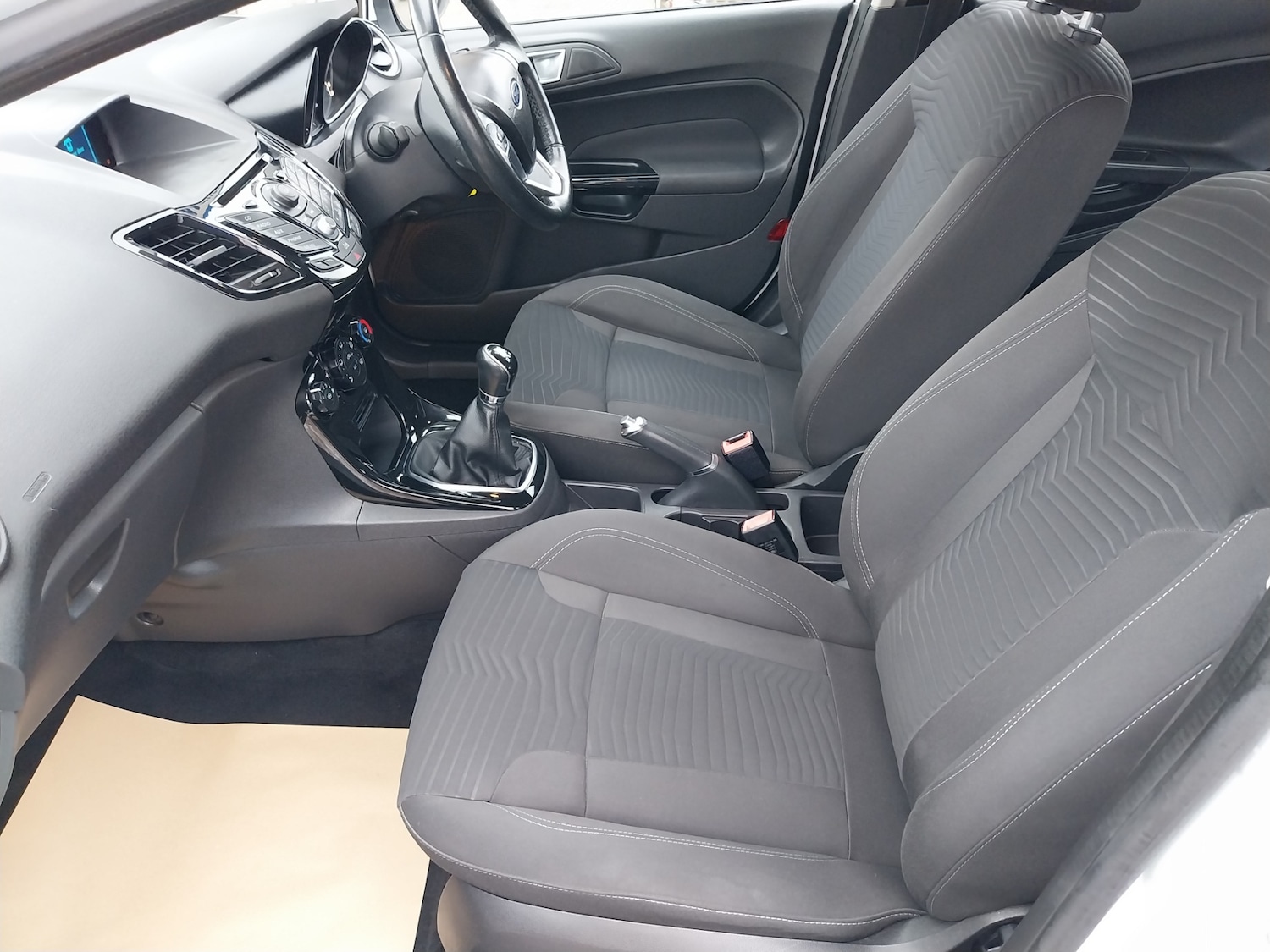 Used Ford Fiesta 2014 for sale - 76682305: Photo 23