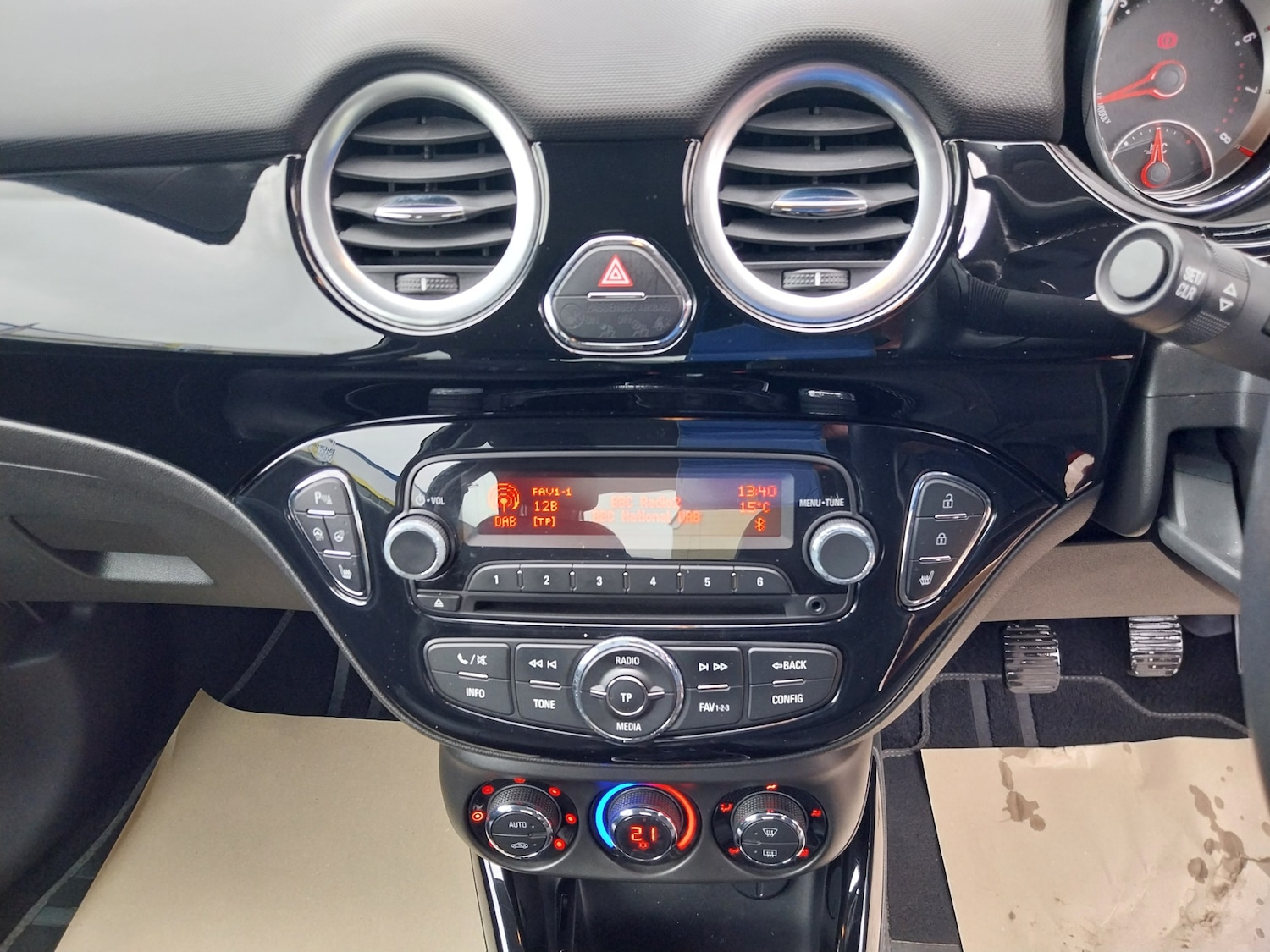 Used Vauxhall ADAM 2015 for sale - 76220343: Photo 13