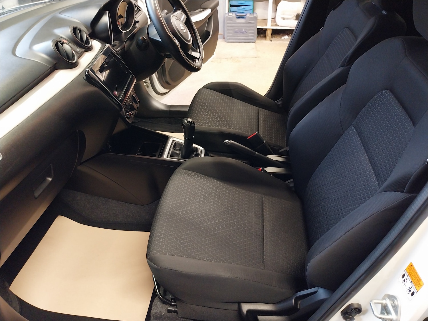 Used Suzuki Swift 2017 for sale - 77679095: Photo 20